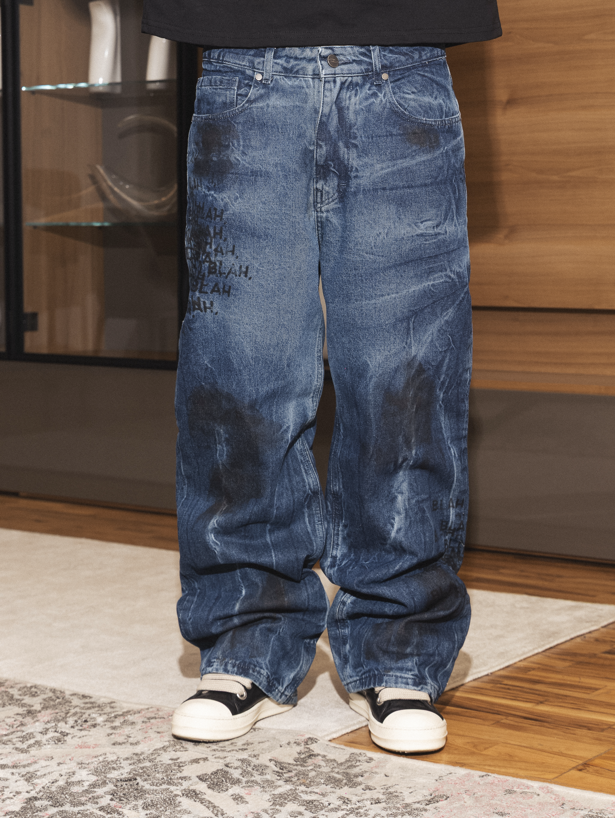 TWO SIDES BLA BLA DIRTY BLK DENIM JEANS