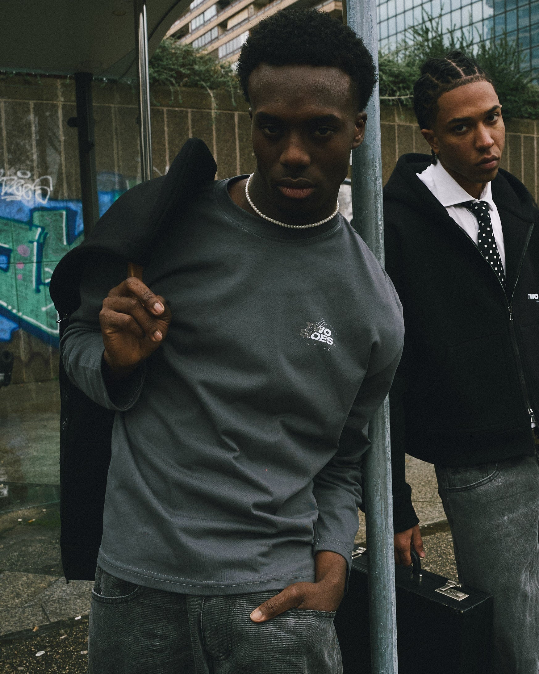 EMERGING HAND GREY LONGSLEEVE