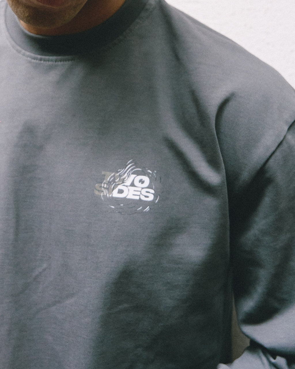 EMERGING HAND GREY LONGSLEEVE