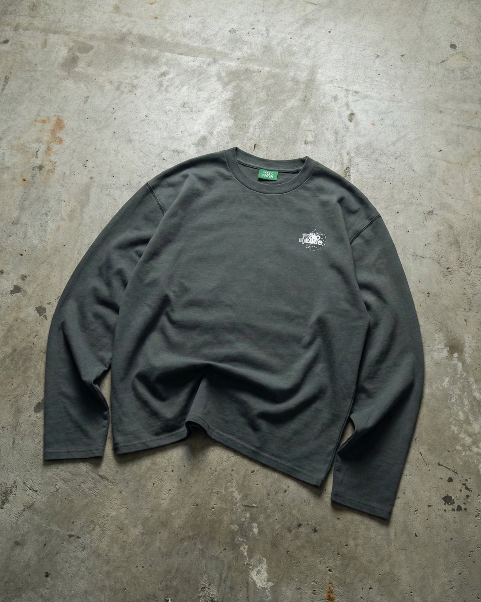 EMERGING HAND GREY LONGSLEEVE